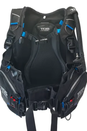 Commande En Gros - u00c9GALEMENT DISPONIBLES EN PACKS - n Description :nLe Gilet Stab de plongu00e9e hydrostatique TDS Nemo, est une veste de la gamme sportive, tru00e8s lu00e9gu00e8re et simple, mais avec des finitions et des caractu00e9ristiques haut de gamme.nSon systu00e8me de gonflage comprend une commande BPI qui permet de mieux contru00f4ler l'entru00e9e et la sortie d'air, ce qui permet de gu00e9rer la flottabilitu00e9 de maniu00e8re plus pru00e9cise. L'ensemble de la commande de faible volume est fabriquu00e9 en plastique durable pour u00e9viter les obstructions et les entretiens fru00e9quents.nLes valves de du00e9gagement rapide sont ultra-minces, presque au mu00eame niveau que le corps du BC. Gru00e2ce u00e0 ce profil bas, il u00e9vite les u00e9ventuels accrochages, la casse et favorise l'hydrodynamisme de l'ensemble.nLe contru00f4le optimisu00e9 du gonflage et les valves u00e0 profil ultra bas sont des caractu00e9ristiques des ailes de plongu00e9e technique, que TDS incorpore u00e0 ses vestes de la gamme sportive.nLe faible volume et le coude supu00e9rieur parfaitement orientu00e9 u00e9vitent un point faible typique de toutes les vestes.nLe systu00e8me de poids QRS (Quick Release System) permet de placer une partie du poids sur les cu00f4tu00e9s du BCD et de le libu00e9rer rapidement et facilement si nu00e9cessaire.nnCaractu00e9ristiques :nnMatu00e9riau extu00e9rieur : Cordura 1000 Deniers.nMatu00e9riau intu00e9rieur : Nylon 420 deniers.nPoches u00e0 poids intu00e9gru00e9es avec systu00e8me QRS.nDeux poches latu00e9rales avec fermeture u00e9clair en plastique u00e0 large ouverture.nRembourrage u00e9pais au dos pour un confort lombaire.nBouton de contru00f4le du gonflage en plastique ru00e9sistant.nCoude supu00e9rieur u00e0 profil basnSangle abdominale u00e9lastique facilement ru00e9glable.nSangle de poitrine ru00e9glable en deux hauteursn3 valves de du00e9gagement rapide, deux sur la partie supu00e9rieure et une sur la partie infu00e9rieure avec poignu00e9e.n4 anneaux en D pour porte-accessoires en aluminium anodisu00e9.n","description_short":"Gilet Stab Plngu00e9e TDS Nemo Bleu: Le Gilet Stab de plongu00e9e hydrostatique TDS Nemo, est une veste de la gamme sportive, tru00e8s lu00e9gu00e8re et simple, mais avec des finitions et des caractu00e9ristiques haut de gamme.","available_now":"","available_later":"En rupture de stock - Consulter les prochaines disponibilitu00e9s","id":8873,"id_product":8873,"out_of_stock":0,"new":0,"id_product_attribute":62527,"quantity_wanted":1,"extraContent":[],"allow_oosp":0,"category":"gilets-plongee","category_name":"GILETS DE PLONGu00c9E","link":"https://www.cascoantiguo.com/fr/plongee/gilets-plongee/gilet-stab-nemo-bleu-tds","manufacturer_name":"TDS","attribute_price":288.43,"price_tax_exc":230.744,"price_without_reduction":349.0003,"reduction":69.80006,"specific_prices":{"id_specific_price":"364965336","id_specific_price_rule":"0","id_cart":"0","id_product":"8873","id_shop":"1","id_shop_group":"0","id_currency":"0","id_country":"0","id_group":"0","id_customer":"0","id_product_attribute":"62527","price":"-1.000000","from_quantity":"1","reduction":"0.200000","reduction_tax":"1","reduction_type":"percentage","from":"0000-00-00 00:00:00","to":"0000-00-00 00:00:00","score":"48"},"quantity":5,"quantity_all_versions":0,"id_image":"fr-default","features":[{"name":"TYPE DE BCD","value":"SPORTIF","id_feature":"12","position":"6","id_feature_value":"51"},{"name":"GENRE","value":"UNISEX","id_feature":"13","position":"7","id_feature_value":"57"},{"name":"SYSTu00c8ME DE LEST","value":"SYSTu00c8ME LASTRE INCLUS","id_feature":"14","position":"8","id_feature_value":"59"},{"name":"SCUBA LOVE","value":"GILETS DE PLONGEu00c9","id_feature":"161","position":"78","id_feature_value":"685"},{"name":"IDu00c9ES CADEAUX","value":"150-300 u20ac","id_feature":"239","position":"156","id_feature_value":"1040"},{"name":"AQUALUNG - APEKS","value":"ENVELOPPES ET GILETS STAB","id_feature":"241","position":"158","id_feature_value":"1087"}],"attachments":[],"virtual":0,"pack":0,"packItems":[],"nopackprice":0,"customization_required":false,"attributes":{"768":{"id_attribute":"31202","id_attribute_group":"768","name":"M","group":"TAILLE","public_group":"TAILLE","reference":"BRTDBCNEMOMAZ","ean13":"8435518927822","isbn":"","upc":"","mpn":"","available_now":"","available_later":""}},"rate":21,"tax_name":"IVA ES 21%","ecotax_rate":0,"customizations":{"fields":[]},"id_customization":0,"is_customizable":false,"show_quantities":false,"quantity_label":"Article","quantity_discounts":[],"customer_group_discount":0,"images":[{"cover":"1","id_image":"41223","legend":"GILET STAB TDS PLONGEE NEMO BLEU","position":"1","bySize":{"small_default":{"url":"https://www.cascoantiguo.com/41223-small_default/gilet-stab-nemo-bleu.jpg","width":80,"height":104,"sources":{"jpg":"https://www.cascoantiguo.com/41223-small_default/gilet-stab-nemo-bleu.jpg","webp":"https://www.cascoantiguo.com/41223-small_default/gilet-stab-nemo-bleu.webp"}},"cart_default":{"url":"https://www.cascoantiguo.com/41223-cart_default/gilet-stab-nemo-bleu.jpg","width":126,"height":163,"sources":{"jpg":"https://www.cascoantiguo.com/41223-cart_default/gilet-stab-nemo-bleu.jpg","webp":"https://www.cascoantiguo.com/41223-cart_default/gilet-stab-nemo-bleu.webp"}},"home_default":{"url":"https://www.cascoantiguo.com/41223-home_default/gilet-stab-nemo-bleu.jpg","width":353,"height":489,"sources":{"jpg":"https://www.cascoantiguo.com/41223-home_default/gilet-stab-nemo-bleu.jpg","webp":"https://www.cascoantiguo.com/41223-home_default/gilet-stab-nemo-bleu.webp"}},"medium_default":{"url":"https://www.cascoantiguo.com/41223-medium_default/gilet-stab-nemo-bleu.jpg","width":500,"height":650,"sources":{"jpg":"https://www.cascoantiguo.com/41223-medium_default/gilet-stab-nemo-bleu.jpg","webp":"https://www.cascoantiguo.com/41223-medium_default/gilet-stab-nemo-bleu.webp"}},"fpf_image":{"url":"https://www.cascoantiguo.com/41223-fpf_image/gilet-stab-nemo-bleu.jpg","width":1200,"height":630,"sources":{"jpg":"https://www.cascoantiguo.com/41223-fpf_image/gilet-stab-nemo-bleu.jpg","webp":"https://www.cascoantiguo.com/41223-fpf_image/gilet-stab-nemo-bleu.webp"}},"large_default":{"url":"https://www.cascoantiguo.com/41223-large_default/gilet-stab-nemo-bleu.jpg","width":1000,"height":1300,"sources":{"jpg":"https://www.cascoantiguo.com/41223-large_default/gilet-stab-nemo-bleu.jpg","webp":"https://www.cascoantiguo.com/41223-large_default/gilet-stab-nemo-bleu.webp"}}},"small":{"url":"https://www.cascoantiguo.com/41223-small_default/gilet-stab-nemo-bleu.jpg","width":80,"height":104,"sources":{"jpg":"https://www.cascoantiguo.com/41223-small_default/gilet-stab-nemo-bleu.jpg","webp":"https://www.cascoantiguo.com/41223-small_default/gilet-stab-nemo-bleu.webp"}},"medium":{"url":"https://www.cascoantiguo.com/41223-medium_default/gilet-stab-nemo-bleu.jpg","width":500,"height":650,"sources":{"jpg":"https://www.cascoantiguo.com/41223-medium_default/gilet-stab-nemo-bleu.jpg","webp":"https://www.cascoantiguo.com/41223-medium_default/gilet-stab-nemo-bleu.webp"}},"large":{"url":"https://www.cascoantiguo.com/41223-large_default/gilet-stab-nemo-bleu.jpg","width":1000,"height":1300,"sources":{"jpg":"https://www.cascoantiguo.com/41223-large_default/gilet-stab-nemo-bleu.jpg","webp":"https://www.cascoantiguo.com/41223-large_default/gilet-stab-nemo-bleu.webp"}},"associatedVariants":[]},{"cover":null,"id_image":"41224","legend":"GILET STAB TDS PLONGEE NEMO BLEU","position":"2","bySize":{"small_default":{"url":"https://www.cascoantiguo.com/41224-small_default/gilet-stab-nemo-bleu.jpg","width":80,"height":104,"sources":{"jpg":"https://www.cascoantiguo.com/41224-small_default/gilet-stab-nemo-bleu.jpg","webp":"https://www.cascoantiguo.com/41224-small_default/gilet-stab-nemo-bleu.webp"}},"cart_default":{"url":"https://www.cascoantiguo.com/41224-cart_default/gilet-stab-nemo-bleu.jpg","width":126,"height":163,"sources":{"jpg":"https://www.cascoantiguo.com/41224-cart_default/gilet-stab-nemo-bleu.jpg","webp":"https://www.cascoantiguo.com/41224-cart_default/gilet-stab-nemo-bleu.webp"}},"home_default":{"url":"https://www.cascoantiguo.com/41224-home_default/gilet-stab-nemo-bleu.jpg","width":353,"height":489,"sources":{"jpg":"https://www.cascoantiguo.com/41224-home_default/gilet-stab-nemo-bleu.jpg","webp":"https://www.cascoantiguo.com/41224-home_default/gilet-stab-nemo-bleu.webp"}},"medium_default":{"url":"https://www.cascoantiguo.com/41224-medium_default/gilet-stab-nemo-bleu.jpg","width":500,"height":650,"sources":{"jpg":"https://www.cascoantiguo.com/41224-medium_default/gilet-stab-nemo-bleu.jpg","webp":"https://www.cascoantiguo.com/41224-medium_default/gilet-stab-nemo-bleu.webp"}},"fpf_image":{"url":"https://www.cascoantiguo.com/41224-fpf_image/gilet-stab-nemo-bleu.jpg","width":1200,"height":630,"sources":{"jpg":"https://www.cascoantiguo.com/41224-fpf_image/gilet-stab-nemo-bleu.jpg","webp":"https://www.cascoantiguo.com/41224-fpf_image/gilet-stab-nemo-bleu.webp"}},"large_default":{"url":"https://www.cascoantiguo.com/41224-large_default/gilet-stab-nemo-bleu.jpg","width":1000,"height":1300,"sources":{"jpg":"https://www.cascoantiguo.com/41224-large_default/gilet-stab-nemo-bleu.jpg","webp":"https://www.cascoantiguo.com/41224-large_default/gilet-stab-nemo-bleu.webp"}}},"small":{"url":"https://www.cascoantiguo.com/41224-small_default/gilet-stab-nemo-bleu.jpg","width":80,"height":104,"sources":{"jpg":"https://www.cascoantiguo.com/41224-small_default/gilet-stab-nemo-bleu.jpg","webp":"https://www.cascoantiguo.com/41224-small_default/gilet-stab-nemo-bleu.webp"}},"medium":{"url":"https://www.cascoantiguo.com/41224-medium_default/gilet-stab-nemo-bleu.jpg","width":500,"height":650,"sources":{"jpg":"https://www.cascoantiguo.com/41224-medium_default/gilet-stab-nemo-bleu.jpg","webp":"https://www.cascoantiguo.com/41224-medium_default/gilet-stab-nemo-bleu.webp"}},"large":{"url":"https://www.cascoantiguo.com/41224-large_default/gilet-stab-nemo-bleu.jpg","width":1000,"height":1300,"sources":{"jpg":"https://www.cascoantiguo.com/41224-large_default/gilet-stab-nemo-bleu.jpg","webp":"https://www.cascoantiguo.com/41224-large_default/gilet-stab-nemo-bleu.webp"}},"associatedVariants":[]},{"cover":null,"id_image":"41225","legend":"GILET STAB TDS PLONGEE NEMO BLEU","position":"3","bySize":{"small_default":{"url":"https://www.cascoantiguo.com/41225-small_default/gilet-stab-nemo-bleu.jpg","width":80,"height":104,"sources":{"jpg":"https://www.cascoantiguo.com/41225-small_default/gilet-stab-nemo-bleu.jpg","webp":"https://www.cascoantiguo.com/41225-small_default/gilet-stab-nemo-bleu.webp"}},"cart_default":{"url":"https://www.cascoantiguo.com/41225-cart_default/gilet-stab-nemo-bleu.jpg","width":126,"height":163,"sources":{"jpg":"https://www.cascoantiguo.com/41225-cart_default/gilet-stab-nemo-bleu.jpg","webp":"https://www.cascoantiguo.com/41225-cart_default/gilet-stab-nemo-bleu.webp"}},"home_default":{"url":"https://www.cascoantiguo.com/41225-home_default/gilet-stab-nemo-bleu.jpg","width":353,"height":489,"sources":{"jpg":"https://www.cascoantiguo.com/41225-home_default/gilet-stab-nemo-bleu.jpg","webp":"https://www.cascoantiguo.com/41225-home_default/gilet-stab-nemo-bleu.webp"}},"medium_default":{"url":"https://www.cascoantiguo.com/41225-medium_default/gilet-stab-nemo-bleu.jpg","width":500,"height":650,"sources":{"jpg":"https://www.cascoantiguo.com/41225-medium_default/gilet-stab-nemo-bleu.jpg","webp":"https://www.cascoantiguo.com/41225-medium_default/gilet-stab-nemo-bleu.webp"}},"fpf_image":{"url":"https://www.cascoantiguo.com/41225-fpf_image/gilet-stab-nemo-bleu.jpg","width":1200,"height":630,"sources":{"jpg":"https://www.cascoantiguo.com/41225-fpf_image/gilet-stab-nemo-bleu.jpg","webp":"https://www.cascoantiguo.com/41225-fpf_image/gilet-stab-nemo-bleu.webp"}},"large_default":{"url":"https://www.cascoantiguo.com/41225-large_default/gilet-stab-nemo-bleu.jpg","width":1000,"height":1300,"sources":{"jpg":"https://www.cascoantiguo.com/41225-large_default/gilet-stab-nemo-bleu.jpg","webp":"https://www.cascoantiguo.com/41225-large_default/gilet-stab-nemo-bleu.webp"}}},"small":{"url":"https://www.cascoantiguo.com/41225-small_default/gilet-stab-nemo-bleu.jpg","width":80,"height":104,"sources":{"jpg":"https://www.cascoantiguo.com/41225-small_default/gilet-stab-nemo-bleu.jpg","webp":"https://www.cascoantiguo.com/41225-small_default/gilet-stab-nemo-bleu.webp"}},"medium":{"url":"https://www.cascoantiguo.com/41225-medium_default/gilet-stab-nemo-bleu.jpg","width":500,"height":650,"sources":{"jpg":"https://www.cascoantiguo.com/41225-medium_default/gilet-stab-nemo-bleu.jpg","webp":"https://www.cascoantiguo.com/41225-medium_default/gilet-stab-nemo-bleu.webp"}},"large":{"url":"https://www.cascoantiguo.com/41225-large_default/gilet-stab-nemo-bleu.jpg","width":1000,"height":1300,"sources":{"jpg":"https://www.cascoantiguo.com/41225-large_default/gilet-stab-nemo-bleu.jpg","webp":"https://www.cascoantiguo.com/41225-large_default/gilet-stab-nemo-bleu.webp"}},"associatedVariants":[]},{"cover":null,"id_image":"41226","legend":"GILET STAB TDS PLONGEE NEMO BLEU","position":"4","bySize":{"small_default":{"url":"https://www.cascoantiguo.com/41226-small_default/gilet-stab-nemo-bleu.jpg","width":80,"height":104,"sources":{"jpg":"https://www.cascoantiguo.com/41226-small_default/gilet-stab-nemo-bleu.jpg","webp":"https://www.cascoantiguo.com/41226-small_default/gilet-stab-nemo-bleu.webp"}},"cart_default":{"url":"https://www.cascoantiguo.com/41226-cart_default/gilet-stab-nemo-bleu.jpg","width":126,"height":163,"sources":{"jpg":"https://www.cascoantiguo.com/41226-cart_default/gilet-stab-nemo-bleu.jpg","webp":"https://www.cascoantiguo.com/41226-cart_default/gilet-stab-nemo-bleu.webp"}},"home_default":{"url":"https://www.cascoantiguo.com/41226-home_default/gilet-stab-nemo-bleu.jpg","width":353,"height":489,"sources":{"jpg":"https://www.cascoantiguo.com/41226-home_default/gilet-stab-nemo-bleu.jpg","webp":"https://www.cascoantiguo.com/41226-home_default/gilet-stab-nemo-bleu.webp"}},"medium_default":{"url":"https://www.cascoantiguo.com/41226-medium_default/gilet-stab-nemo-bleu.jpg","width":500,"height":650,"sources":{"jpg":"https://www.cascoantiguo.com/41226-medium_default/gilet-stab-nemo-bleu.jpg","webp":"https://www.cascoantiguo.com/41226-medium_default/gilet-stab-nemo-bleu.webp"}},"fpf_image":{"url":"https://www.cascoantiguo.com/41226-fpf_image/gilet-stab-nemo-bleu.jpg","width":1200,"height":630,"sources":{"jpg":"https://www.cascoantiguo.com/41226-fpf_image/gilet-stab-nemo-bleu.jpg","webp":"https://www.cascoantiguo.com/41226-fpf_image/gilet-stab-nemo-bleu.webp"}},"large_default":{"url":"https://www.cascoantiguo.com/41226-large_default/gilet-stab-nemo-bleu.jpg","width":1000,"height":1300,"sources":{"jpg":"https://www.cascoantiguo.com/41226-large_default/gilet-stab-nemo-bleu.jpg","webp":"https://www.cascoantiguo.com/41226-large_default/gilet-stab-nemo-bleu.webp"}}},"small":{"url":"https://www.cascoantiguo.com/41226-small_default/gilet-stab-nemo-bleu.jpg","width":80,"height":104,"sources":{"jpg":"https://www.cascoantiguo.com/41226-small_default/gilet-stab-nemo-bleu.jpg","webp":"https://www.cascoantiguo.com/41226-small_default/gilet-stab-nemo-bleu.webp"}},"medium":{"url":"https://www.cascoantiguo.com/41226-medium_default/gilet-stab-nemo-bleu.jpg","width":500,"height":650,"sources":{"jpg":"https://www.cascoantiguo.com/41226-medium_default/gilet-stab-nemo-bleu.jpg","webp":"https://www.cascoantiguo.com/41226-medium_default/gilet-stab-nemo-bleu.webp"}},"large":{"url":"https://www.cascoantiguo.com/41226-large_default/gilet-stab-nemo-bleu.jpg","width":1000,"height":1300,"sources":{"jpg":"https://www.cascoantiguo.com/41226-large_default/gilet-stab-nemo-bleu.jpg","webp":"https://www.cascoantiguo.com/41226-large_default/gilet-stab-nemo-bleu.webp"}},"associatedVariants":[]},{"cover":null,"id_image":"41227","legend":"GILET STAB TDS PLONGEE NEMO BLEU","position":"5","bySize":{"small_default":{"url":"https://www.cascoantiguo.com/41227-small_default/gilet-stab-nemo-bleu.jpg","width":80,"height":104,"sources":{"jpg":"https://www.cascoantiguo.com/41227-small_default/gilet-stab-nemo-bleu.jpg","webp":"https://www.cascoantiguo.com/41227-small_default/gilet-stab-nemo-bleu.webp"}},"cart_default":{"url":"https://www.cascoantiguo.com/41227-cart_default/gilet-stab-nemo-bleu.jpg","width":126,"height":163,"sources":{"jpg":"https://www.cascoantiguo.com/41227-cart_default/gilet-stab-nemo-bleu.jpg","webp":"https://www.cascoantiguo.com/41227-cart_default/gilet-stab-nemo-bleu.webp"}},"home_default":{"url":"https://www.cascoantiguo.com/41227-home_default/gilet-stab-nemo-bleu.jpg","width":353,"height":489,"sources":{"jpg":"https://www.cascoantiguo.com/41227-home_default/gilet-stab-nemo-bleu.jpg","webp":"https://www.cascoantiguo.com/41227-home_default/gilet-stab-nemo-bleu.webp"}},"medium_default":{"url":"https://www.cascoantiguo.com/41227-medium_default/gilet-stab-nemo-bleu.jpg","width":500,"height":650,"sources":{"jpg":"https://www.cascoantiguo.com/41227-medium_default/gilet-stab-nemo-bleu.jpg","webp":"https://www.cascoantiguo.com/41227-medium_default/gilet-stab-nemo-bleu.webp"}},"fpf_image":{"url":"https://www.cascoantiguo.com/41227-fpf_image/gilet-stab-nemo-bleu.jpg","width":1200,"height":630,"sources":{"jpg":"https://www.cascoantiguo.com/41227-fpf_image/gilet-stab-nemo-bleu.jpg","webp":"https://www.cascoantiguo.com/41227-fpf_image/gilet-stab-nemo-bleu.webp"}},"large_default":{"url":"https://www.cascoantiguo.com/41227-large_default/gilet-stab-nemo-bleu.jpg","width":1000,"height":1300,"sources":{"jpg":"https://www.cascoantiguo.com/41227-large_default/gilet-stab-nemo-bleu.jpg","webp":"https://www.cascoantiguo.com/41227-large_default/gilet-stab-nemo-bleu.webp"}}},"small":{"url":"https://www.cascoantiguo.com/41227-small_default/gilet-stab-nemo-bleu.jpg","width":80,"height":104,"sources":{"jpg":"https://www.cascoantiguo.com/41227-small_default/gilet-stab-nemo-bleu.jpg","webp":"https://www.cascoantiguo.com/41227-small_default/gilet-stab-nemo-bleu.webp"}},"medium":{"url":"https://www.cascoantiguo.com/41227-medium_default/gilet-stab-nemo-bleu.jpg","width":500,"height":650,"sources":{"jpg":"https://www.cascoantiguo.com/41227-medium_default/gilet-stab-nemo-bleu.jpg","webp":"https://www.cascoantiguo.com/41227-medium_default/gilet-stab-nemo-bleu.webp"}},"large":{"url":"https://www.cascoantiguo.com/41227-large_default/gilet-stab-nemo-bleu.jpg","width":1000,"height":1300,"sources":{"jpg":"https://www.cascoantiguo.com/41227-large_default/gilet-stab-nemo-bleu.jpg","webp":"https://www.cascoantiguo.com/41227-large_default/gilet-stab-nemo-bleu.webp"}},"associatedVariants":[]},{"cover":null,"id_image":"41228","legend":"GILET STAB TDS PLONGEE NEMO BLEU","position":"6","bySize":{"small_default":{"url":"https://www.cascoantiguo.com/41228-small_default/gilet-stab-nemo-bleu.jpg","width":80,"height":104,"sources":{"jpg":"https://www.cascoantiguo.com/41228-small_default/gilet-stab-nemo-bleu.jpg","webp":"https://www.cascoantiguo.com/41228-small_default/gilet-stab-nemo-bleu.webp"}},"cart_default":{"url":"https://www.cascoantiguo.com/41228-cart_default/gilet-stab-nemo-bleu.jpg","width":126,"height":163,"sources":{"jpg":"https://www.cascoantiguo.com/41228-cart_default/gilet-stab-nemo-bleu.jpg","webp":"https://www.cascoantiguo.com/41228-cart_default/gilet-stab-nemo-bleu.webp"}},"home_default":{"url":"https://www.cascoantiguo.com/41228-home_default/gilet-stab-nemo-bleu.jpg","width":353,"height":489,"sources":{"jpg":"https://www.cascoantiguo.com/41228-home_default/gilet-stab-nemo-bleu.jpg","webp":"https://www.cascoantiguo.com/41228-home_default/gilet-stab-nemo-bleu.webp"}},"medium_default":{"url":"https://www.cascoantiguo.com/41228-medium_default/gilet-stab-nemo-bleu.jpg","width":500,"height":650,"sources":{"jpg":"https://www.cascoantiguo.com/41228-medium_default/gilet-stab-nemo-bleu.jpg","webp":"https://www.cascoantiguo.com/41228-medium_default/gilet-stab-nemo-bleu.webp"}},"fpf_image":{"url":"https://www.cascoantiguo.com/41228-fpf_image/gilet-stab-nemo-bleu.jpg","width":1200,"height":630,"sources":{"jpg":"https://www.cascoantiguo.com/41228-fpf_image/gilet-stab-nemo-bleu.jpg","webp":"https://www.cascoantiguo.com/41228-fpf_image/gilet-stab-nemo-bleu.webp"}},"large_default":{"url":"https://www.cascoantiguo.com/41228-large_default/gilet-stab-nemo-bleu.jpg","width":1000,"height":1300,"sources":{"jpg":"https://www.cascoantiguo.com/41228-large_default/gilet-stab-nemo-bleu.jpg","webp":"https://www.cascoantiguo.com/41228-large_default/gilet-stab-nemo-bleu.webp"}}},"small":{"url":"https://www.cascoantiguo.com/41228-small_default/gilet-stab-nemo-bleu.jpg","width":80,"height":104,"sources":{"jpg":"https://www.cascoantiguo.com/41228-small_default/gilet-stab-nemo-bleu.jpg","webp":"https://www.cascoantiguo.com/41228-small_default/gilet-stab-nemo-bleu.webp"}},"medium":{"url":"https://www.cascoantiguo.com/41228-medium_default/gilet-stab-nemo-bleu.jpg","width":500,"height":650,"sources":{"jpg":"https://www.cascoantiguo.com/41228-medium_default/gilet-stab-nemo-bleu.jpg","webp":"https://www.cascoantiguo.com/41228-medium_default/gilet-stab-nemo-bleu.webp"}},"large":{"url":"https://www.cascoantiguo.com/41228-large_default/gilet-stab-nemo-bleu.jpg","width":1000,"height":1300,"sources":{"jpg":"https://www.cascoantiguo.com/41228-large_default/gilet-stab-nemo-bleu.jpg","webp":"https://www.cascoantiguo.com/41228-large_default/gilet-stab-nemo-bleu.webp"}},"associatedVariants":[]},{"cover":null,"id_image":"41229","legend":"GILET STAB TDS PLONGEE NEMO BLEU","position":"7","bySize":{"small_default":{"url":"https://www.cascoantiguo.com/41229-small_default/gilet-stab-nemo-bleu.jpg","width":80,"height":104,"sources":{"jpg":"https://www.cascoantiguo.com/41229-small_default/gilet-stab-nemo-bleu.jpg","webp":"https://www.cascoantiguo.com/41229-small_default/gilet-stab-nemo-bleu.webp"}},"cart_default":{"url":"https://www.cascoantiguo.com/41229-cart_default/gilet-stab-nemo-bleu.jpg","width":126,"height":163,"sources":{"jpg":"https://www.cascoantiguo.com/41229-cart_default/gilet-stab-nemo-bleu.jpg","webp":"https://www.cascoantiguo.com/41229-cart_default/gilet-stab-nemo-bleu.webp"}},"home_default":{"url":"https://www.cascoantiguo.com/41229-home_default/gilet-stab-nemo-bleu.jpg","width":353,"height":489,"sources":{"jpg":"https://www.cascoantiguo.com/41229-home_default/gilet-stab-nemo-bleu.jpg","webp":"https://www.cascoantiguo.com/41229-home_default/gilet-stab-nemo-bleu.webp"}},"medium_default":{"url":"https://www.cascoantiguo.com/41229-medium_default/gilet-stab-nemo-bleu.jpg","width":500,"height":650,"sources":{"jpg":"https://www.cascoantiguo.com/41229-medium_default/gilet-stab-nemo-bleu.jpg","webp":"https://www.cascoantiguo.com/41229-medium_default/gilet-stab-nemo-bleu.webp"}},"fpf_image":{"url":"https://www.cascoantiguo.com/41229-fpf_image/gilet-stab-nemo-bleu.jpg","width":1200,"height":630,"sources":{"jpg":"https://www.cascoantiguo.com/41229-fpf_image/gilet-stab-nemo-bleu.jpg","webp":"https://www.cascoantiguo.com/41229-fpf_image/gilet-stab-nemo-bleu.webp"}},"large_default":{"url":"https://www.cascoantiguo.com/41229-large_default/gilet-stab-nemo-bleu.jpg","width":1000,"height":1300,"sources":{"jpg":"https://www.cascoantiguo.com/41229-large_default/gilet-stab-nemo-bleu.jpg","webp":"https://www.cascoantiguo.com/41229-large_default/gilet-stab-nemo-bleu.webp"}}},"small":{"url":"https://www.cascoantiguo.com/41229-small_default/gilet-stab-nemo-bleu.jpg","width":80,"height":104,"sources":{"jpg":"https://www.cascoantiguo.com/41229-small_default/gilet-stab-nemo-bleu.jpg","webp":"https://www.cascoantiguo.com/41229-small_default/gilet-stab-nemo-bleu.webp"}},"medium":{"url":"https://www.cascoantiguo.com/41229-medium_default/gilet-stab-nemo-bleu.jpg","width":500,"height":650,"sources":{"jpg":"https://www.cascoantiguo.com/41229-medium_default/gilet-stab-nemo-bleu.jpg","webp":"https://www.cascoantiguo.com/41229-medium_default/gilet-stab-nemo-bleu.webp"}},"large":{"url":"https://www.cascoantiguo.com/41229-large_default/gilet-stab-nemo-bleu.jpg","width":1000,"height":1300,"sources":{"jpg":"https://www.cascoantiguo.com/41229-large_default/gilet-stab-nemo-bleu.jpg","webp":"https://www.cascoantiguo.com/41229-large_default/gilet-stab-nemo-bleu.webp"}},"associatedVariants":[]}],"cover":{"cover":"1","id_image":"41223","legend":"GILET STAB TDS PLONGEE NEMO BLEU","position":"1","bySize":{"small_default":{"url":"https://www.cascoantiguo.com/41223-small_default/gilet-stab-nemo-bleu.jpg","width":80,"height":104,"sources":{"jpg":"https://www.cascoantiguo.com/41223-small_default/gilet-stab-nemo-bleu.jpg","webp":"https://www.cascoantiguo.com/41223-small_default/gilet-stab-nemo-bleu.webp"}},"cart_default":{"url":"https://www.cascoantiguo.com/41223-cart_default/gilet-stab-nemo-bleu.jpg","width":126,"height":163,"sources":{"jpg":"https://www.cascoantiguo.com/41223-cart_default/gilet-stab-nemo-bleu.jpg","webp":"https://www.cascoantiguo.com/41223-cart_default/gilet-stab-nemo-bleu.webp"}},"home_default":{"url":"https://www.cascoantiguo.com/41223-home_default/gilet-stab-nemo-bleu.jpg","width":353,"height":489,"sources":{"jpg":"https://www.cascoantiguo.com/41223-home_default/gilet-stab-nemo-bleu.jpg","webp":"https://www.cascoantiguo.com/41223-home_default/gilet-stab-nemo-bleu.webp"}},"medium_default":{"url":"https://www.cascoantiguo.com/41223-medium_default/gilet-stab-nemo-bleu.jpg","width":500,"height":650,"sources":{"jpg":"https://www.cascoantiguo.com/41223-medium_default/gilet-stab-nemo-bleu.jpg","webp":"https://www.cascoantiguo.com/41223-medium_default/gilet-stab-nemo-bleu.webp"}},"fpf_image":{"url":"https://www.cascoantiguo.com/41223-fpf_image/gilet-stab-nemo-bleu.jpg","width":1200,"height":630,"sources":{"jpg":"https://www.cascoantiguo.com/41223-fpf_image/gilet-stab-nemo-bleu.jpg","webp":"https://www.cascoantiguo.com/41223-fpf_image/gilet-stab-nemo-bleu.webp"}},"large_default":{"url":"https://www.cascoantiguo.com/41223-large_default/gilet-stab-nemo-bleu.jpg","width":1000,"height":1300,"sources":{"jpg":"https://www.cascoantiguo.com/41223-large_default/gilet-stab-nemo-bleu.jpg","webp":"https://www.cascoantiguo.com/41223-large_default/gilet-stab-nemo-bleu.webp"}}},"small":{"url":"https://www.cascoantiguo.com/41223-small_default/gilet-stab-nemo-bleu.jpg","width":80,"height":104,"sources":{"jpg":"https://www.cascoantiguo.com/41223-small_default/gilet-stab-nemo-bleu.jpg","webp":"https://www.cascoantiguo.com/41223-small_default/gilet-stab-nemo-bleu.webp"}},"medium":{"url":"https://www.cascoantiguo.com/41223-medium_default/gilet-stab-nemo-bleu.jpg","width":500,"height":650,"sources":{"jpg":"https://www.cascoantiguo.com/41223-medium_default/gilet-stab-nemo-bleu.jpg","webp":"https://www.cascoantiguo.com/41223-medium_default/gilet-stab-nemo-bleu.webp"}},"large":{"url":"https://www.cascoantiguo.com/41223-large_default/gilet-stab-nemo-bleu.jpg","width":1000,"height":1300,"sources":{"jpg":"https://www.cascoantiguo.com/41223-large_default/gilet-stab-nemo-bleu.jpg","webp":"https://www.cascoantiguo.com/41223-large_default/gilet-stab-nemo-bleu.webp"}},"associatedVariants":[]},"has_discount":true,"discount_type":"percentage","discount_percentage":"-20%","discount_percentage_absolute":"20%","discount_amount":"69,80u00a0u20ac","discount_amount_to_display":"-69,80u00a0u20ac","price_amount":279.2,"unit_price_full":"","show_availability":true,"availability_message":"","availability_date":null,"availability":"available"},"file_size_formatted":null,"attachments":[],"quantity_discounts":[],"reference_to_display":"BRTDBCNEMOMAZ","grouped_features":{"TYPE DE BCD":{"name":"TYPE DE BCD","value":"SPORTIF","id_feature":"12","position":"6","id_feature_value":"51"},"GENRE":{"name":"GENRE","value":"UNISEX","id_feature":"13","position":"7","id_feature_value":"57"},"SYSTu00c8ME DE LEST":{"name":"SYSTu00c8ME DE LEST","value":"SYSTu00c8ME LASTRE INCLUS","id_feature":"14","position":"8","id_feature_value":"59"},"SCUBA LOVE":{"name":"SCUBA LOVE","value":"GILETS DE PLONGEu00c9","id_feature":"161","position":"78","id_feature_value":"685"},"IDu00c9ES CADEAUX":{"name":"IDu00c9ES CADEAUX","value":"150-300 u20ac","id_feature":"239","position":"156","id_feature_value":"1040"},"AQUALUNG - APEKS":{"name":"AQUALUNG - APEKS","value":"ENVELOPPES ET GILETS STAB","id_feature":"241","position":"158","id_feature_value":"1087"}},"seo_availability":"https://schema.org/InStock","labels":{"tax_short":"TTC","tax_long":"TTC"},"ecotax":{"value":"0,00u00a0u20ac","amount":0,"rate":0},"flags":{"discount":{"type":"discount","label":"-20%"}},"main_variants":[],"combination_specific_data":{"id_attribute":"31202","id_attribute_group":"768","name":"M","group":"TAILLE","public_group":"TAILLE","reference":"BRTDBCNEMOMAZ","ean13":"8435518927822","isbn":"","upc":"","mpn":"","available_now":"","available_later":""},"specific_references":{"EAN-13":"8435518927822"},"id_shop_default":"1","id_manufacturer":"540","id_supplier":"0","reference":"AGBRTDBCNEMOAZ","supplier_reference":"","location":"","width":"0.000000","height":"0.000000","depth":"0.000000","weight":"8.000000","quantity_discount":"0","ean13":"","isbn":"","upc":"","mpn":"","cache_is_pack":"0","cache_has_attachments":"0","is_virtual":"0","state":"1","additional_delivery_times":"1","delivery_in_stock":"","delivery_out_stock":"","product_type":"combinations","id_category_default":"951","id_tax_rules_group":"54","on_sale":"0","online_only":"0","minimal_quantity":"1","low_stock_threshold":null,"low_stock_alert":"0","price":"279,20u00a0u20ac","wholesale_price":"0.000000","unity":"","unit_price":"","unit_price_ratio":0,"additional_shipping_cost":"0.000000","customizable":"0","text_fields":"0","uploadable_files":"0","active":"1","redirect_type":"404","id_type_redirected":"0","available_for_order":"1","available_date":null,"show_condition":"0","indexed":"1","visibility":"both","cache_default_attribute":"62527","advanced_stock_management":"0","date_add":"2024-09-05 10:00:24","date_upd":"2026-06-10 10:19:45","pack_stock_type":"3","meta_description":"","meta_keywords":"nplongu00e9e, gilet stab, veste hydrostatique, compensateur de flottabilitu00e9, black rock qrs, subacquan","meta_title":"GILET STAB TDS PLONGEE NEMO BLEU","link_rewrite":"gilet-stab-nemo-bleu","name":"GILET STAB NEMO BLEU QRS","description":" n n n n n n n n - u00c9GALEMENT DISPONIBLES EN PACKS - n n n n n n n n n n n n n n n n n n n n n n n n n n n n n n n n Description :rnLe Gilet Stab de plongu00e9e hydrostatique TDS Nemo, est une veste de la gamme sportive, tru00e8s lu00e9gu00e8re et simple, mais avec des finitions et des caractu00e9ristiques haut de gamme.rnSon systu00e8me de gonflage comprend une commande BPI qui permet de mieux contru00f4ler l'entru00e9e et la sortie d'air, ce qui permet de gu00e9rer la flottabilitu00e9 de maniu00e8re plus pru00e9cise. L'ensemble de la commande de faible volume est fabriquu00e9 en plastique durable pour u00e9viter les obstructions et les entretiens fru00e9quents.rnLes valves de du00e9gagement rapide sont ultra-minces, presque au mu00eame niveau que le corps du BC. Gru00e2ce u00e0 ce profil bas, il u00e9vite les u00e9ventuels accrochages, la casse et favorise l'hydrodynamisme de l'ensemble.rnLe contru00f4le optimisu00e9 du gonflage et les valves u00e0 profil ultra bas sont des caractu00e9ristiques des ailes de plongu00e9e technique, que TDS incorpore u00e0 ses vestes de la gamme sportive.rnLe faible volume et le coude supu00e9rieur parfaitement orientu00e9 u00e9vitent un point faible typique de toutes les vestes.rnLe systu00e8me de poids QRS (Quick Release System) permet de placer une partie du poids sur les cu00f4tu00e9s du BCD et de le libu00e9rer rapidement et facilement si nu00e9cessaire.rnrnCaractu00e9ristiques :rnrnMatu00e9riau extu00e9rieur : Cordura 1000 Deniers.rnMatu00e9riau intu00e9rieur : Nylon 420 deniers.rnPoches u00e0 poids intu00e9gru00e9es avec systu00e8me QRS.rnDeux poches latu00e9rales avec fermeture u00e9clair en plastique u00e0 large ouverture.rnRembourrage u00e9pais au dos pour un confort lombaire.rnBouton de contru00f4le du gonflage en plastique ru00e9sistant.rnCoude supu00e9rieur u00e0 profil basrnSangle abdominale u00e9lastique facilement ru00e9glable.rnSangle de poitrine ru00e9glable en deux hauteursrn3 valves de du00e9gagement rapide, deux sur la partie supu00e9rieure et une sur la partie infu00e9rieure avec poignu00e9e.rn4 anneaux en D pour porte-accessoires en aluminium anodisu00e9.rnn n n n n n n n n n ","description_short":"Gilet Stab Plngu00e9e TDS Nemo Bleu: Le Gilet Stab de plongu00e9e hydrostatique TDS Nemo, est une veste de la gamme sportive, tru00e8s lu00e9gu00e8re et simple, mais avec des finitions et des caractu00e9ristiques haut de gamme.","available_now":"","available_later":"En rupture de stock - Consulter les prochaines disponibilitu00e9s","id_product":8873,"out_of_stock":0,"new":0,"id_product_attribute":62527,"cart_quantity":"0","quantity_wanted":1,"extraContent":[],"ecotax_tax_inc":"0,00u00a0u20ac","allow_oosp":0,"cover_image_id":"41223","category":"gilets-plongee","category_name":"GILETS DE PLONGu00c9E","link":"https://www.cascoantiguo.com/fr/plongee/gilets-plongee/gilet-stab-nemo-bleu-tds","manufacturer_name":"TDS","attribute_price":288.43,"price_tax_exc":230.744,"price_without_reduction":349.0003,"price_without_reduction_without_tax":288.43,"reduction":69.80006,"reduction_without_tax":57.686,"specific_prices":{"id_specific_price":"364965336","id_specific_price_rule":"0","id_cart":"0","id_product":"8873","id_shop":"1","id_shop_group":"0","id_currency":"0","id_country":"0","id_group":"0","id_customer":"0","id_product_attribute":"62527","price":"-1.000000","from_quantity":"1","reduction":"0.200000","reduction_tax":"1","reduction_type":"percentage","from":"0000-00-00 00:00:00","to":"0000-00-00 00:00:00","score":"48"},"quantity":5,"quantity_all_versions":0,"id_image":"fr-default","features":[{"name":"TYPE DE BCD","value":"SPORTIF","id_feature":"12","position":"6","id_feature_value":"51"},{"name":"GENRE","value":"UNISEX","id_feature":"13","position":"7","id_feature_value":"57"},{"name":"SYSTu00c8ME DE LEST","value":"SYSTu00c8ME LASTRE INCLUS","id_feature":"14","position":"8","id_feature_value":"59"},{"name":"SCUBA LOVE","value":"GILETS DE PLONGEu00c9","id_feature":"161","position":"78","id_feature_value":"685"},{"name":"IDu00c9ES CADEAUX","value":"150-300 u20ac","id_feature":"239","position":"156","id_feature_value":"1040"},{"name":"AQUALUNG - APEKS","value":"ENVELOPPES ET GILETS STAB","id_feature":"241","position":"158","id_feature_value":"1087"}],"virtual":0,"pack":0,"packItems":[],"nopackprice":0,"customization_required":false,"rate":21,"tax_name":"IVA ES 21%","ecotax_rate":0,"unit_price_tax_excluded":0,"unit_price_tax_included":0,"customizations":{"fields":[]},"id_customization":0,"is_customizable":false,"show_quantities":false,"quantity_label":"Article","customer_group_discount":0,"title":"GILET STAB NEMO BLEU QRS","rounded_display_price":279.2,"images":[{"cover":"1","id_image":"41223","legend":"GILET STAB TDS PLONGEE NEMO BLEU","position":"1","bySize":{"small_default":{"url":"https://www.cascoantiguo.com/41223-small_default/gilet-stab-nemo-bleu.jpg","width":80,"height":104,"sources":{"jpg":"https://www.cascoantiguo.com/41223-small_default/gilet-stab-nemo-bleu.jpg","webp":"https://www.cascoantiguo.com/41223-small_default/gilet-stab-nemo-bleu.webp"}},"cart_default":{"url":"https://www.cascoantiguo.com/41223-cart_default/gilet-stab-nemo-bleu.jpg","width":126,"height":163,"sources":{"jpg":"https://www.cascoantiguo.com/41223-cart_default/gilet-stab-nemo-bleu.jpg","webp":"https://www.cascoantiguo.com/41223-cart_default/gilet-stab-nemo-bleu.webp"}},"home_default":{"url":"https://www.cascoantiguo.com/41223-home_default/gilet-stab-nemo-bleu.jpg","width":353,"height":489,"sources":{"jpg":"https://www.cascoantiguo.com/41223-home_default/gilet-stab-nemo-bleu.jpg","webp":"https://www.cascoantiguo.com/41223-home_default/gilet-stab-nemo-bleu.webp"}},"medium_default":{"url":"https://www.cascoantiguo.com/41223-medium_default/gilet-stab-nemo-bleu.jpg","width":500,"height":650,"sources":{"jpg":"https://www.cascoantiguo.com/41223-medium_default/gilet-stab-nemo-bleu.jpg","webp":"https://www.cascoantiguo.com/41223-medium_default/gilet-stab-nemo-bleu.webp"}},"fpf_image":{"url":"https://www.cascoantiguo.com/41223-fpf_image/gilet-stab-nemo-bleu.jpg","width":1200,"height":630,"sources":{"jpg":"https://www.cascoantiguo.com/41223-fpf_image/gilet-stab-nemo-bleu.jpg","webp":"https://www.cascoantiguo.com/41223-fpf_image/gilet-stab-nemo-bleu.webp"}},"large_default":{"url":"https://www.cascoantiguo.com/41223-large_default/gilet-stab-nemo-bleu.jpg","width":1000,"height":1300,"sources":{"jpg":"https://www.cascoantiguo.com/41223-large_default/gilet-stab-nemo-bleu.jpg","webp":"https://www.cascoantiguo.com/41223-large_default/gilet-stab-nemo-bleu.webp"}}},"small":{"url":"https://www.cascoantiguo.com/41223-small_default/gilet-stab-nemo-bleu.jpg","width":80,"height":104,"sources":{"jpg":"https://www.cascoantiguo.com/41223-small_default/gilet-stab-nemo-bleu.jpg","webp":"https://www.cascoantiguo.com/41223-small_default/gilet-stab-nemo-bleu.webp"}},"medium":{"url":"https://www.cascoantiguo.com/41223-medium_default/gilet-stab-nemo-bleu.jpg","width":500,"height":650,"sources":{"jpg":"https://www.cascoantiguo.com/41223-medium_default/gilet-stab-nemo-bleu.jpg","webp":"https://www.cascoantiguo.com/41223-medium_default/gilet-stab-nemo-bleu.webp"}},"large":{"url":"https://www.cascoantiguo.com/41223-large_default/gilet-stab-nemo-bleu.jpg","width":1000,"height":1300,"sources":{"jpg":"https://www.cascoantiguo.com/41223-large_default/gilet-stab-nemo-bleu.jpg","webp":"https://www.cascoantiguo.com/41223-large_default/gilet-stab-nemo-bleu.webp"}},"associatedVariants":[]},{"cover":null,"id_image":"41224","legend":"GILET STAB TDS PLONGEE NEMO BLEU","position":"2","bySize":{"small_default":{"url":"https://www.cascoantiguo.com/41224-small_default/gilet-stab-nemo-bleu.jpg","width":80,"height":104,"sources":{"jpg":"https://www.cascoantiguo.com/41224-small_default/gilet-stab-nemo-bleu.jpg","webp":"https://www.cascoantiguo.com/41224-small_default/gilet-stab-nemo-bleu.webp"}},"cart_default":{"url":"https://www.cascoantiguo.com/41224-cart_default/gilet-stab-nemo-bleu.jpg","width":126,"height":163,"sources":{"jpg":"https://www.cascoantiguo.com/41224-cart_default/gilet-stab-nemo-bleu.jpg","webp":"https://www.cascoantiguo.com/41224-cart_default/gilet-stab-nemo-bleu.webp"}},"home_default":{"url":"https://www.cascoantiguo.com/41224-home_default/gilet-stab-nemo-bleu.jpg","width":353,"height":489,"sources":{"jpg":"https://www.cascoantiguo.com/41224-home_default/gilet-stab-nemo-bleu.jpg","webp":"https://www.cascoantiguo.com/41224-home_default/gilet-stab-nemo-bleu.webp"}},"medium_default":{"url":"https://www.cascoantiguo.com/41224-medium_default/gilet-stab-nemo-bleu.jpg","width":500,"height":650,"sources":{"jpg":"https://www.cascoantiguo.com/41224-medium_default/gilet-stab-nemo-bleu.jpg","webp":"https://www.cascoantiguo.com/41224-medium_default/gilet-stab-nemo-bleu.webp"}},"fpf_image":{"url":"https://www.cascoantiguo.com/41224-fpf_image/gilet-stab-nemo-bleu.jpg","width":1200,"height":630,"sources":{"jpg":"https://www.cascoantiguo.com/41224-fpf_image/gilet-stab-nemo-bleu.jpg","webp":"https://www.cascoantiguo.com/41224-fpf_image/gilet-stab-nemo-bleu.webp"}},"large_default":{"url":"https://www.cascoantiguo.com/41224-large_default/gilet-stab-nemo-bleu.jpg","width":1000,"height":1300,"sources":{"jpg":"https://www.cascoantiguo.com/41224-large_default/gilet-stab-nemo-bleu.jpg","webp":"https://www.cascoantiguo.com/41224-large_default/gilet-stab-nemo-bleu.webp"}}},"small":{"url":"https://www.cascoantiguo.com/41224-small_default/gilet-stab-nemo-bleu.jpg","width":80,"height":104,"sources":{"jpg":"https://www.cascoantiguo.com/41224-small_default/gilet-stab-nemo-bleu.jpg","webp":"https://www.cascoantiguo.com/41224-small_default/gilet-stab-nemo-bleu.webp"}},"medium":{"url":"https://www.cascoantiguo.com/41224-medium_default/gilet-stab-nemo-bleu.jpg","width":500,"height":650,"sources":{"jpg":"https://www.cascoantiguo.com/41224-medium_default/gilet-stab-nemo-bleu.jpg","webp":"https://www.cascoantiguo.com/41224-medium_default/gilet-stab-nemo-bleu.webp"}},"large":{"url":"https://www.cascoantiguo.com/41224-large_default/gilet-stab-nemo-bleu.jpg","width":1000,"height":1300,"sources":{"jpg":"https://www.cascoantiguo.com/41224-large_default/gilet-stab-nemo-bleu.jpg","webp":"https://www.cascoantiguo.com/41224-large_default/gilet-stab-nemo-bleu.webp"}},"associatedVariants":[]},{"cover":null,"id_image":"41225","legend":"GILET STAB TDS PLONGEE NEMO BLEU","position":"3","bySize":{"small_default":{"url":"https://www.cascoantiguo.com/41225-small_default/gilet-stab-nemo-bleu.jpg","width":80,"height":104,"sources":{"jpg":"https://www.cascoantiguo.com/41225-small_default/gilet-stab-nemo-bleu.jpg","webp":"https://www.cascoantiguo.com/41225-small_default/gilet-stab-nemo-bleu.webp"}},"cart_default":{"url":"https://www.cascoantiguo.com/41225-cart_default/gilet-stab-nemo-bleu.jpg","width":126,"height":163,"sources":{"jpg":"https://www.cascoantiguo.com/41225-cart_default/gilet-stab-nemo-bleu.jpg","webp":"https://www.cascoantiguo.com/41225-cart_default/gilet-stab-nemo-bleu.webp"}},"home_default":{"url":"https://www.cascoantiguo.com/41225-home_default/gilet-stab-nemo-bleu.jpg","width":353,"height":489,"sources":{"jpg":"https://www.cascoantiguo.com/41225-home_default/gilet-stab-nemo-bleu.jpg","webp":"https://www.cascoantiguo.com/41225-home_default/gilet-stab-nemo-bleu.webp"}},"medium_default":{"url":"https://www.cascoantiguo.com/41225-medium_default/gilet-stab-nemo-bleu.jpg","width":500,"height":650,"sources":{"jpg":"https://www.cascoantiguo.com/41225-medium_default/gilet-stab-nemo-bleu.jpg","webp":"https://www.cascoantiguo.com/41225-medium_default/gilet-stab-nemo-bleu.webp"}},"fpf_image":{"url":"https://www.cascoantiguo.com/41225-fpf_image/gilet-stab-nemo-bleu.jpg","width":1200,"height":630,"sources":{"jpg":"https://www.cascoantiguo.com/41225-fpf_image/gilet-stab-nemo-bleu.jpg","webp":"https://www.cascoantiguo.com/41225-fpf_image/gilet-stab-nemo-bleu.webp"}},"large_default":{"url":"https://www.cascoantiguo.com/41225-large_default/gilet-stab-nemo-bleu.jpg","width":1000,"height":1300,"sources":{"jpg":"https://www.cascoantiguo.com/41225-large_default/gilet-stab-nemo-bleu.jpg","webp":"https://www.cascoantiguo.com/41225-large_default/gilet-stab-nemo-bleu.webp"}}},"small":{"url":"https://www.cascoantiguo.com/41225-small_default/gilet-stab-nemo-bleu.jpg","width":80,"height":104,"sources":{"jpg":"https://www.cascoantiguo.com/41225-small_default/gilet-stab-nemo-bleu.jpg","webp":"https://www.cascoantiguo.com/41225-small_default/gilet-stab-nemo-bleu.webp"}},"medium":{"url":"https://www.cascoantiguo.com/41225-medium_default/gilet-stab-nemo-bleu.jpg","width":500,"height":650,"sources":{"jpg":"https://www.cascoantiguo.com/41225-medium_default/gilet-stab-nemo-bleu.jpg","webp":"https://www.cascoantiguo.com/41225-medium_default/gilet-stab-nemo-bleu.webp"}},"large":{"url":"https://www.cascoantiguo.com/41225-large_default/gilet-stab-nemo-bleu.jpg","width":1000,"height":1300,"sources":{"jpg":"https://www.cascoantiguo.com/41225-large_default/gilet-stab-nemo-bleu.jpg","webp":"https://www.cascoantiguo.com/41225-large_default/gilet-stab-nemo-bleu.webp"}},"associatedVariants":[]},{"cover":null,"id_image":"41226","legend":"GILET STAB TDS PLONGEE NEMO BLEU","position":"4","bySize":{"small_default":{"url":"https://www.cascoantiguo.com/41226-small_default/gilet-stab-nemo-bleu.jpg","width":80,"height":104,"sources":{"jpg":"https://www.cascoantiguo.com/41226-small_default/gilet-stab-nemo-bleu.jpg","webp":"https://www.cascoantiguo.com/41226-small_default/gilet-stab-nemo-bleu.webp"}},"cart_default":{"url":"https://www.cascoantiguo.com/41226-cart_default/gilet-stab-nemo-bleu.jpg","width":126,"height":163,"sources":{"jpg":"https://www.cascoantiguo.com/41226-cart_default/gilet-stab-nemo-bleu.jpg","webp":"https://www.cascoantiguo.com/41226-cart_default/gilet-stab-nemo-bleu.webp"}},"home_default":{"url":"https://www.cascoantiguo.com/41226-home_default/gilet-stab-nemo-bleu.jpg","width":353,"height":489,"sources":{"jpg":"https://www.cascoantiguo.com/41226-home_default/gilet-stab-nemo-bleu.jpg","webp":"https://www.cascoantiguo.com/41226-home_default/gilet-stab-nemo-bleu.webp"}},"medium_default":{"url":"https://www.cascoantiguo.com/41226-medium_default/gilet-stab-nemo-bleu.jpg","width":500,"height":650,"sources":{"jpg":"https://www.cascoantiguo.com/41226-medium_default/gilet-stab-nemo-bleu.jpg","webp":"https://www.cascoantiguo.com/41226-medium_default/gilet-stab-nemo-bleu.webp"}},"fpf_image":{"url":"https://www.cascoantiguo.com/41226-fpf_image/gilet-stab-nemo-bleu.jpg","width":1200,"height":630,"sources":{"jpg":"https://www.cascoantiguo.com/41226-fpf_image/gilet-stab-nemo-bleu.jpg","webp":"https://www.cascoantiguo.com/41226-fpf_image/gilet-stab-nemo-bleu.webp"}},"large_default":{"url":"https://www.cascoantiguo.com/41226-large_default/gilet-stab-nemo-bleu.jpg","width":1000,"height":1300,"sources":{"jpg":"https://www.cascoantiguo.com/41226-large_default/gilet-stab-nemo-bleu.jpg","webp":"https://www.cascoantiguo.com/41226-large_default/gilet-stab-nemo-bleu.webp"}}},"small":{"url":"https://www.cascoantiguo.com/41226-small_default/gilet-stab-nemo-bleu.jpg","width":80,"height":104,"sources":{"jpg":"https://www.cascoantiguo.com/41226-small_default/gilet-stab-nemo-bleu.jpg","webp":"https://www.cascoantiguo.com/41226-small_default/gilet-stab-nemo-bleu.webp"}},"medium":{"url":"https://www.cascoantiguo.com/41226-medium_default/gilet-stab-nemo-bleu.jpg","width":500,"height":650,"sources":{"jpg":"https://www.cascoantiguo.com/41226-medium_default/gilet-stab-nemo-bleu.jpg","webp":"https://www.cascoantiguo.com/41226-medium_default/gilet-stab-nemo-bleu.webp"}},"large":{"url":"https://www.cascoantiguo.com/41226-large_default/gilet-stab-nemo-bleu.jpg","width":1000,"height":1300,"sources":{"jpg":"https://www.cascoantiguo.com/41226-large_default/gilet-stab-nemo-bleu.jpg","webp":"https://www.cascoantiguo.com/41226-large_default/gilet-stab-nemo-bleu.webp"}},"associatedVariants":[]},{"cover":null,"id_image":"41227","legend":"GILET STAB TDS PLONGEE NEMO BLEU","position":"5","bySize":{"small_default":{"url":"https://www.cascoantiguo.com/41227-small_default/gilet-stab-nemo-bleu.jpg","width":80,"height":104,"sources":{"jpg":"https://www.cascoantiguo.com/41227-small_default/gilet-stab-nemo-bleu.jpg","webp":"https://www.cascoantiguo.com/41227-small_default/gilet-stab-nemo-bleu.webp"}},"cart_default":{"url":"https://www.cascoantiguo.com/41227-cart_default/gilet-stab-nemo-bleu.jpg","width":126,"height":163,"sources":{"jpg":"https://www.cascoantiguo.com/41227-cart_default/gilet-stab-nemo-bleu.jpg","webp":"https://www.cascoantiguo.com/41227-cart_default/gilet-stab-nemo-bleu.webp"}},"home_default":{"url":"https://www.cascoantiguo.com/41227-home_default/gilet-stab-nemo-bleu.jpg","width":353,"height":489,"sources":{"jpg":"https://www.cascoantiguo.com/41227-home_default/gilet-stab-nemo-bleu.jpg","webp":"https://www.cascoantiguo.com/41227-home_default/gilet-stab-nemo-bleu.webp"}},"medium_default":{"url":"https://www.cascoantiguo.com/41227-medium_default/gilet-stab-nemo-bleu.jpg","width":500,"height":650,"sources":{"jpg":"https://www.cascoantiguo.com/41227-medium_default/gilet-stab-nemo-bleu.jpg","webp":"https://www.cascoantiguo.com/41227-medium_default/gilet-stab-nemo-bleu.webp"}},"fpf_image":{"url":"https://www.cascoantiguo.com/41227-fpf_image/gilet-stab-nemo-bleu.jpg","width":1200,"height":630,"sources":{"jpg":"https://www.cascoantiguo.com/41227-fpf_image/gilet-stab-nemo-bleu.jpg","webp":"https://www.cascoantiguo.com/41227-fpf_image/gilet-stab-nemo-bleu.webp"}},"large_default":{"url":"https://www.cascoantiguo.com/41227-large_default/gilet-stab-nemo-bleu.jpg","width":1000,"height":1300,"sources":{"jpg":"https://www.cascoantiguo.com/41227-large_default/gilet-stab-nemo-bleu.jpg","webp":"https://www.cascoantiguo.com/41227-large_default/gilet-stab-nemo-bleu.webp"}}},"small":{"url":"https://www.cascoantiguo.com/41227-small_default/gilet-stab-nemo-bleu.jpg","width":80,"height":104,"sources":{"jpg":"https://www.cascoantiguo.com/41227-small_default/gilet-stab-nemo-bleu.jpg","webp":"https://www.cascoantiguo.com/41227-small_default/gilet-stab-nemo-bleu.webp"}},"medium":{"url":"https://www.cascoantiguo.com/41227-medium_default/gilet-stab-nemo-bleu.jpg","width":500,"height":650,"sources":{"jpg":"https://www.cascoantiguo.com/41227-medium_default/gilet-stab-nemo-bleu.jpg","webp":"https://www.cascoantiguo.com/41227-medium_default/gilet-stab-nemo-bleu.webp"}},"large":{"url":"https://www.cascoantiguo.com/41227-large_default/gilet-stab-nemo-bleu.jpg","width":1000,"height":1300,"sources":{"jpg":"https://www.cascoantiguo.com/41227-large_default/gilet-stab-nemo-bleu.jpg","webp":"https://www.cascoantiguo.com/41227-large_default/gilet-stab-nemo-bleu.webp"}},"associatedVariants":[]},{"cover":null,"id_image":"41228","legend":"GILET STAB TDS PLONGEE NEMO BLEU","position":"6","bySize":{"small_default":{"url":"https://www.cascoantiguo.com/41228-small_default/gilet-stab-nemo-bleu.jpg","width":80,"height":104,"sources":{"jpg":"https://www.cascoantiguo.com/41228-small_default/gilet-stab-nemo-bleu.jpg","webp":"https://www.cascoantiguo.com/41228-small_default/gilet-stab-nemo-bleu.webp"}},"cart_default":{"url":"https://www.cascoantiguo.com/41228-cart_default/gilet-stab-nemo-bleu.jpg","width":126,"height":163,"sources":{"jpg":"https://www.cascoantiguo.com/41228-cart_default/gilet-stab-nemo-bleu.jpg","webp":"https://www.cascoantiguo.com/41228-cart_default/gilet-stab-nemo-bleu.webp"}},"home_default":{"url":"https://www.cascoantiguo.com/41228-home_default/gilet-stab-nemo-bleu.jpg","width":353,"height":489,"sources":{"jpg":"https://www.cascoantiguo.com/41228-home_default/gilet-stab-nemo-bleu.jpg","webp":"https://www.cascoantiguo.com/41228-home_default/gilet-stab-nemo-bleu.webp"}},"medium_default":{"url":"https://www.cascoantiguo.com/41228-medium_default/gilet-stab-nemo-bleu.jpg","width":500,"height":650,"sources":{"jpg":"https://www.cascoantiguo.com/41228-medium_default/gilet-stab-nemo-bleu.jpg","webp":"https://www.cascoantiguo.com/41228-medium_default/gilet-stab-nemo-bleu.webp"}},"fpf_image":{"url":"https://www.cascoantiguo.com/41228-fpf_image/gilet-stab-nemo-bleu.jpg","width":1200,"height":630,"sources":{"jpg":"https://www.cascoantiguo.com/41228-fpf_image/gilet-stab-nemo-bleu.jpg","webp":"https://www.cascoantiguo.com/41228-fpf_image/gilet-stab-nemo-bleu.webp"}},"large_default":{"url":"https://www.cascoantiguo.com/41228-large_default/gilet-stab-nemo-bleu.jpg","width":1000,"height":1300,"sources":{"jpg":"https://www.cascoantiguo.com/41228-large_default/gilet-stab-nemo-bleu.jpg","webp":"https://www.cascoantiguo.com/41228-large_default/gilet-stab-nemo-bleu.webp"}}},"small":{"url":"https://www.cascoantiguo.com/41228-small_default/gilet-stab-nemo-bleu.jpg","width":80,"height":104,"sources":{"jpg":"https://www.cascoantiguo.com/41228-small_default/gilet-stab-nemo-bleu.jpg","webp":"https://www.cascoantiguo.com/41228-small_default/gilet-stab-nemo-bleu.webp"}},"medium":{"url":"https://www.cascoantiguo.com/41228-medium_default/gilet-stab-nemo-bleu.jpg","width":500,"height":650,"sources":{"jpg":"https://www.cascoantiguo.com/41228-medium_default/gilet-stab-nemo-bleu.jpg","webp":"https://www.cascoantiguo.com/41228-medium_default/gilet-stab-nemo-bleu.webp"}},"large":{"url":"https://www.cascoantiguo.com/41228-large_default/gilet-stab-nemo-bleu.jpg","width":1000,"height":1300,"sources":{"jpg":"https://www.cascoantiguo.com/41228-large_default/gilet-stab-nemo-bleu.jpg","webp":"https://www.cascoantiguo.com/41228-large_default/gilet-stab-nemo-bleu.webp"}},"associatedVariants":[]},{"cover":null,"id_image":"41229","legend":"GILET STAB TDS PLONGEE NEMO BLEU","position":"7","bySize":{"small_default":{"url":"https://www.cascoantiguo.com/41229-small_default/gilet-stab-nemo-bleu.jpg","width":80,"height":104,"sources":{"jpg":"https://www.cascoantiguo.com/41229-small_default/gilet-stab-nemo-bleu.jpg","webp":"https://www.cascoantiguo.com/41229-small_default/gilet-stab-nemo-bleu.webp"}},"cart_default":{"url":"https://www.cascoantiguo.com/41229-cart_default/gilet-stab-nemo-bleu.jpg","width":126,"height":163,"sources":{"jpg":"https://www.cascoantiguo.com/41229-cart_default/gilet-stab-nemo-bleu.jpg","webp":"https://www.cascoantiguo.com/41229-cart_default/gilet-stab-nemo-bleu.webp"}},"home_default":{"url":"https://www.cascoantiguo.com/41229-home_default/gilet-stab-nemo-bleu.jpg","width":353,"height":489,"sources":{"jpg":"https://www.cascoantiguo.com/41229-home_default/gilet-stab-nemo-bleu.jpg","webp":"https://www.cascoantiguo.com/41229-home_default/gilet-stab-nemo-bleu.webp"}},"medium_default":{"url":"https://www.cascoantiguo.com/41229-medium_default/gilet-stab-nemo-bleu.jpg","width":500,"height":650,"sources":{"jpg":"https://www.cascoantiguo.com/41229-medium_default/gilet-stab-nemo-bleu.jpg","webp":"https://www.cascoantiguo.com/41229-medium_default/gilet-stab-nemo-bleu.webp"}},"fpf_image":{"url":"https://www.cascoantiguo.com/41229-fpf_image/gilet-stab-nemo-bleu.jpg","width":1200,"height":630,"sources":{"jpg":"https://www.cascoantiguo.com/41229-fpf_image/gilet-stab-nemo-bleu.jpg","webp":"https://www.cascoantiguo.com/41229-fpf_image/gilet-stab-nemo-bleu.webp"}},"large_default":{"url":"https://www.cascoantiguo.com/41229-large_default/gilet-stab-nemo-bleu.jpg","width":1000,"height":1300,"sources":{"jpg":"https://www.cascoantiguo.com/41229-large_default/gilet-stab-nemo-bleu.jpg","webp":"https://www.cascoantiguo.com/41229-large_default/gilet-stab-nemo-bleu.webp"}}},"small":{"url":"https://www.cascoantiguo.com/41229-small_default/gilet-stab-nemo-bleu.jpg","width":80,"height":104,"sources":{"jpg":"https://www.cascoantiguo.com/41229-small_default/gilet-stab-nemo-bleu.jpg","webp":"https://www.cascoantiguo.com/41229-small_default/gilet-stab-nemo-bleu.webp"}},"medium":{"url":"https://www.cascoantiguo.com/41229-medium_default/gilet-stab-nemo-bleu.jpg","width":500,"height":650,"sources":{"jpg":"https://www.cascoantiguo.com/41229-medium_default/gilet-stab-nemo-bleu.jpg","webp":"https://www.cascoantiguo.com/41229-medium_default/gilet-stab-nemo-bleu.webp"}},"large":{"url":"https://www.cascoantiguo.com/41229-large_default/gilet-stab-nemo-bleu.jpg","width":1000,"height":1300,"sources":{"jpg":"https://www.cascoantiguo.com/41229-large_default/gilet-stab-nemo-bleu.jpg","webp":"https://www.cascoantiguo.com/41229-large_default/gilet-stab-nemo-bleu.webp"}},"associatedVariants":[]}],"default_image":{"cover":"1","id_image":"41223","legend":"GILET STAB TDS PLONGEE NEMO BLEU","position":"1","bySize":{"small_default":{"url":"https://www.cascoantiguo.com/41223-small_default/gilet-stab-nemo-bleu.jpg","width":80,"height":104,"sources":{"jpg":"https://www.cascoantiguo.com/41223-small_default/gilet-stab-nemo-bleu.jpg","webp":"https://www.cascoantiguo.com/41223-small_default/gilet-stab-nemo-bleu.webp"}},"cart_default":{"url":"https://www.cascoantiguo.com/41223-cart_default/gilet-stab-nemo-bleu.jpg","width":126,"height":163,"sources":{"jpg":"https://www.cascoantiguo.com/41223-cart_default/gilet-stab-nemo-bleu.jpg","webp":"https://www.cascoantiguo.com/41223-cart_default/gilet-stab-nemo-bleu.webp"}},"home_default":{"url":"https://www.cascoantiguo.com/41223-home_default/gilet-stab-nemo-bleu.jpg","width":353,"height":489,"sources":{"jpg":"https://www.cascoantiguo.com/41223-home_default/gilet-stab-nemo-bleu.jpg","webp":"https://www.cascoantiguo.com/41223-home_default/gilet-stab-nemo-bleu.webp"}},"medium_default":{"url":"https://www.cascoantiguo.com/41223-medium_default/gilet-stab-nemo-bleu.jpg","width":500,"height":650,"sources":{"jpg":"https://www.cascoantiguo.com/41223-medium_default/gilet-stab-nemo-bleu.jpg","webp":"https://www.cascoantiguo.com/41223-medium_default/gilet-stab-nemo-bleu.webp"}},"fpf_image":{"url":"https://www.cascoantiguo.com/41223-fpf_image/gilet-stab-nemo-bleu.jpg","width":1200,"height":630,"sources":{"jpg":"https://www.cascoantiguo.com/41223-fpf_image/gilet-stab-nemo-bleu.jpg","webp":"https://www.cascoantiguo.com/41223-fpf_image/gilet-stab-nemo-bleu.webp"}},"large_default":{"url":"https://www.cascoantiguo.com/41223-large_default/gilet-stab-nemo-bleu.jpg","width":1000,"height":1300,"sources":{"jpg":"https://www.cascoantiguo.com/41223-large_default/gilet-stab-nemo-bleu.jpg","webp":"https://www.cascoantiguo.com/41223-large_default/gilet-stab-nemo-bleu.webp"}}},"small":{"url":"https://www.cascoantiguo.com/41223-small_default/gilet-stab-nemo-bleu.jpg","width":80,"height":104,"sources":{"jpg":"https://www.cascoantiguo.com/41223-small_default/gilet-stab-nemo-bleu.jpg","webp":"https://www.cascoantiguo.com/41223-small_default/gilet-stab-nemo-bleu.webp"}},"medium":{"url":"https://www.cascoantiguo.com/41223-medium_default/gilet-stab-nemo-bleu.jpg","width":500,"height":650,"sources":{"jpg":"https://www.cascoantiguo.com/41223-medium_default/gilet-stab-nemo-bleu.jpg","webp":"https://www.cascoantiguo.com/41223-medium_default/gilet-stab-nemo-bleu.webp"}},"large":{"url":"https://www.cascoantiguo.com/41223-large_default/gilet-stab-nemo-bleu.jpg","width":1000,"height":1300,"sources":{"jpg":"https://www.cascoantiguo.com/41223-large_default/gilet-stab-nemo-bleu.jpg","webp":"https://www.cascoantiguo.com/41223-large_default/gilet-stab-nemo-bleu.webp"}},"associatedVariants":[]},"cover":{"cover":"1","id_image":"41223","legend":"GILET STAB TDS PLONGEE NEMO BLEU","position":"1","bySize":{"small_default":{"url":"https://www.cascoantiguo.com/41223-small_default/gilet-stab-nemo-bleu.jpg","width":80,"height":104,"sources":{"jpg":"https://www.cascoantiguo.com/41223-small_default/gilet-stab-nemo-bleu.jpg","webp":"https://www.cascoantiguo.com/41223-small_default/gilet-stab-nemo-bleu.webp"}},"cart_default":{"url":"https://www.cascoantiguo.com/41223-cart_default/gilet-stab-nemo-bleu.jpg","width":126,"height":163,"sources":{"jpg":"https://www.cascoantiguo.com/41223-cart_default/gilet-stab-nemo-bleu.jpg","webp":"https://www.cascoantiguo.com/41223-cart_default/gilet-stab-nemo-bleu.webp"}},"home_default":{"url":"https://www.cascoantiguo.com/41223-home_default/gilet-stab-nemo-bleu.jpg","width":353,"height":489,"sources":{"jpg":"https://www.cascoantiguo.com/41223-home_default/gilet-stab-nemo-bleu.jpg","webp":"https://www.cascoantiguo.com/41223-home_default/gilet-stab-nemo-bleu.webp"}},"medium_default":{"url":"https://www.cascoantiguo.com/41223-medium_default/gilet-stab-nemo-bleu.jpg","width":500,"height":650,"sources":{"jpg":"https://www.cascoantiguo.com/41223-medium_default/gilet-stab-nemo-bleu.jpg","webp":"https://www.cascoantiguo.com/41223-medium_default/gilet-stab-nemo-bleu.webp"}},"fpf_image":{"url":"https://www.cascoantiguo.com/41223-fpf_image/gilet-stab-nemo-bleu.jpg","width":1200,"height":630,"sources":{"jpg":"https://www.cascoantiguo.com/41223-fpf_image/gilet-stab-nemo-bleu.jpg","webp":"https://www.cascoantiguo.com/41223-fpf_image/gilet-stab-nemo-bleu.webp"}},"large_default":{"url":"https://www.cascoantiguo.com/41223-large_default/gilet-stab-nemo-bleu.jpg","width":1000,"height":1300,"sources":{"jpg":"https://www.cascoantiguo.com/41223-large_default/gilet-stab-nemo-bleu.jpg","webp":"https://www.cascoantiguo.com/41223-large_default/gilet-stab-nemo-bleu.webp"}}},"small":{"url":"https://www.cascoantiguo.com/41223-small_default/gilet-stab-nemo-bleu.jpg","width":80,"height":104,"sources":{"jpg":"https://www.cascoantiguo.com/41223-small_default/gilet-stab-nemo-bleu.jpg","webp":"https://www.cascoantiguo.com/41223-small_default/gilet-stab-nemo-bleu.webp"}},"medium":{"url":"https://www.cascoantiguo.com/41223-medium_default/gilet-stab-nemo-bleu.jpg","width":500,"height":650,"sources":{"jpg":"https://www.cascoantiguo.com/41223-medium_default/gilet-stab-nemo-bleu.jpg","webp":"https://www.cascoantiguo.com/41223-medium_default/gilet-stab-nemo-bleu.webp"}},"large":{"url":"https://www.cascoantiguo.com/41223-large_default/gilet-stab-nemo-bleu.jpg","width":1000,"height":1300,"sources":{"jpg":"https://www.cascoantiguo.com/41223-large_default/gilet-stab-nemo-bleu.jpg","webp":"https://www.cascoantiguo.com/41223-large_default/gilet-stab-nemo-bleu.webp"}},"associatedVariants":[]},"has_discount":true,"discount_type":"percentage","discount_percentage":"-20%","discount_percentage_absolute":"20%","discount_amount":"69,80u00a0u20ac","discount_amount_to_display":"-69,80u00a0u20ac","price_amount":279.2,"regular_price_amount":349.0003,"regular_price":"349,00u00a0u20ac","discount_to_display":"69,80u00a0u20ac","unit_price_full":"","show_availability":true,"availability_message":"","availability_submessage":null,"availability_date":null,"availability":"available"},"accesories":[{"add_to_cart_url":"https://www.cascoantiguo.com/fr/panier?add=1&id_product=5424&id_product_attribute=0&token=74a6f61ab19f979ded579091e83115ff","id":"5424","attributes":[],"show_price":true,"weight_unit":"kg","url":"https://www.cascoantiguo.com/fr/multi-accesorios/accessoires-gilets-plongee/gonfleur-qrs-tds","canonical_url":"https://www.cascoantiguo.com/fr/multi-accesorios/accessoires-gilets-plongee/gonfleur-qrs-tds","condition":false,"delivery_information":null,"embedded_attributes":{"id_product":"5424","id_supplier":"0","id_manufacturer":"540","id_category_default":"1040","id_shop_default":"1","on_sale":"0","online_only":"0","ecotax":"0.000000","quantity":126,"minimal_quantity":"1","low_stock_threshold":null,"low_stock_alert":"0","price":"36,00u00a0u20ac","unity":"","unit_price":"","unit_price_ratio":0,"additional_shipping_cost":"0.000000","reference":"SBBCX01K","out_of_stock":"0","customizable":"0","uploadable_files":"0","text_fields":"0","active":"1","redirect_type":"404","id_type_redirected":"0","available_for_order":"1","available_date":"0000-00-00","show_condition":"0","condition":"new","show_price":"1","indexed":"1","visibility":"both","is_virtual":"0","cache_default_attribute":"0","date_add":"2018-04-19 13:42:31","date_upd":"2026-06-10 10:19:44","advanced_stock_management":"0","pack_stock_type":"3","description":"Description:nGonfleur basse pression BPI pour stabs et ailes de plongu00e9e de la marque Subacqua, compatible avec la plupart des trachu00e9es du marchu00e9","description_short":"Gonfleur basse pression BPI pour stabs et ailes de plongu00e9e de la marque Subacqua, compatible avec la plupart des trachu00e9es du marchu00e9","link_rewrite":"gonfleur-qrs","meta_description":"","meta_keywords":"","meta_title":"GONFLEUR QRS TDS POUR GILET PLONGEE","name":"GONFLEUR QRS","available_now":"","available_later":"En rupture de stock - Consulter les prochaines disponibilitu00e9s","id_image":"5424-16713","manufacturer_name":"TDS","id_product_attribute":"0","new":"0","allow_oosp":0,"category":"accessoires-gilets-plongee","category_name":"ACCESSOIRES GILETS PLONGEE","link":"https://www.cascoantiguo.com/fr/multi-accesorios/accessoires-gilets-plongee/gonfleur-qrs-tds","attribute_price":0,"price_tax_exc":29.752,"price_without_reduction":44.9999,"reduction":8.99998,"specific_prices":{"id_specific_price":"316547690","id_specific_price_rule":"0","id_cart":"0","id_product":"5424","id_shop":"1","id_shop_group":"0","id_currency":"0","id_country":"0","id_group":"0","id_customer":"0","id_product_attribute":"0","price":"-1.000000","from_quantity":"1","reduction":"0.200000","reduction_tax":"1","reduction_type":"percentage","from":"0000-00-00 00:00:00","to":"0000-00-00 00:00:00","score":"48"},"quantity_all_versions":126,"features":[{"name":"PIu00c8CES ET ACCESSOIRES","value":"GILETS DE PLONGu00c9E","id_feature":"118","position":"61","id_feature_value":"405"},{"name":"SCUBA LOVE","value":"PIu00c8CES ET RECHANGES","id_feature":"161","position":"78","id_feature_value":"692"},{"name":"SUBACQUA","value":"REPUESTOS Y ACCESORIES","id_feature":"237","position":"154","id_feature_value":"1014"}],"attachments":[],"virtual":0,"pack":0,"packItems":[],"nopackprice":0,"customization_required":false,"rate":21,"tax_name":"IVA ES 21%","ecotax_rate":0,"images":[{"cover":"1","id_image":"16713","legend":"GONFLEUR QRS TDS POUR GILET PLONGEE","position":"1","bySize":{"small_default":{"url":"https://www.cascoantiguo.com/16713-small_default/gonfleur-qrs.jpg","width":80,"height":104,"sources":{"jpg":"https://www.cascoantiguo.com/16713-small_default/gonfleur-qrs.jpg","webp":"https://www.cascoantiguo.com/16713-small_default/gonfleur-qrs.webp"}},"cart_default":{"url":"https://www.cascoantiguo.com/16713-cart_default/gonfleur-qrs.jpg","width":126,"height":163,"sources":{"jpg":"https://www.cascoantiguo.com/16713-cart_default/gonfleur-qrs.jpg","webp":"https://www.cascoantiguo.com/16713-cart_default/gonfleur-qrs.webp"}},"home_default":{"url":"https://www.cascoantiguo.com/16713-home_default/gonfleur-qrs.jpg","width":353,"height":489,"sources":{"jpg":"https://www.cascoantiguo.com/16713-home_default/gonfleur-qrs.jpg","webp":"https://www.cascoantiguo.com/16713-home_default/gonfleur-qrs.webp"}},"medium_default":{"url":"https://www.cascoantiguo.com/16713-medium_default/gonfleur-qrs.jpg","width":500,"height":650,"sources":{"jpg":"https://www.cascoantiguo.com/16713-medium_default/gonfleur-qrs.jpg","webp":"https://www.cascoantiguo.com/16713-medium_default/gonfleur-qrs.webp"}},"fpf_image":{"url":"https://www.cascoantiguo.com/16713-fpf_image/gonfleur-qrs.jpg","width":1200,"height":630,"sources":{"